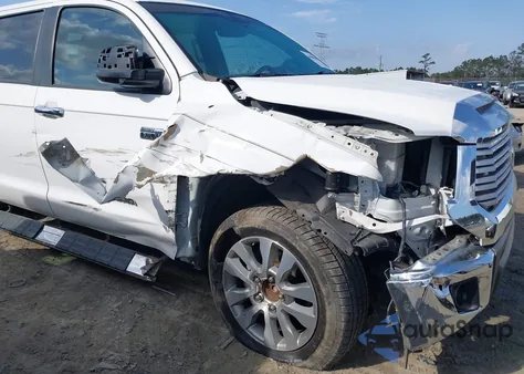 2017 Toyota Tundra Limited 5.7L V8 из США, поврежденный, VIN 5TFFW5F15HX223014